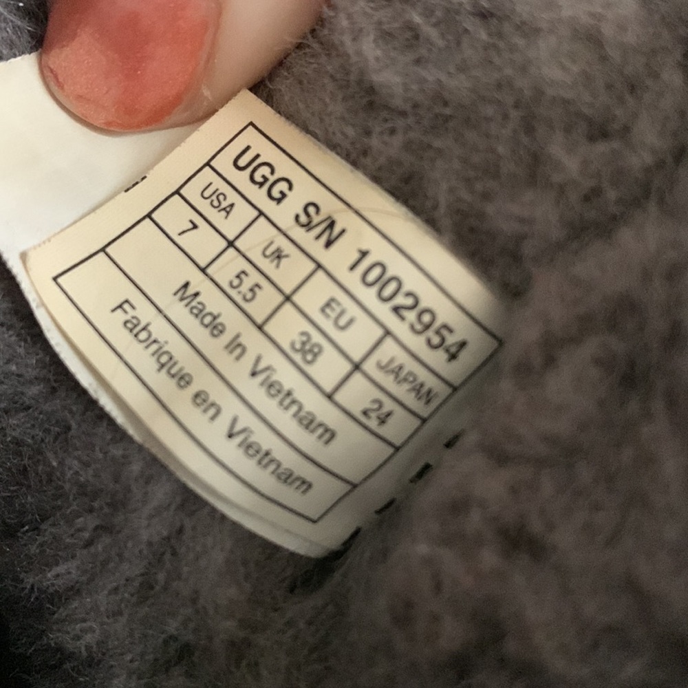 UGGS Bailey grey bow boots - Picture 6 of 6
